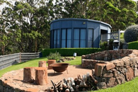 Eagleviewpark-Guesthouse-Accommodation-Foxground-South-Coast-NSW-Travellarks-Feature-fire-pit