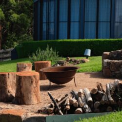 Eagleviewpark-Guesthouse-Accommodation-Foxground-South-Coast-NSW-Travellarks-fire-pit