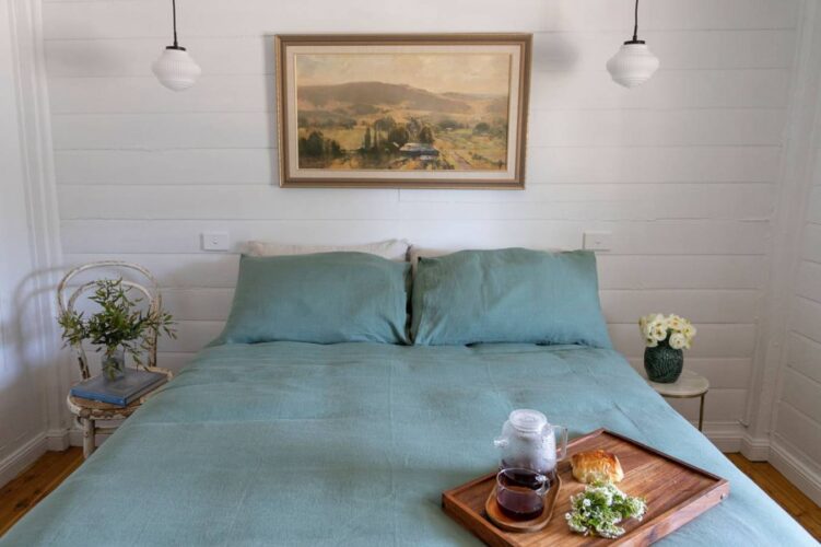 Woolbrook-cottage-bedroom-blue-Travellarks-accommodation-Taralga